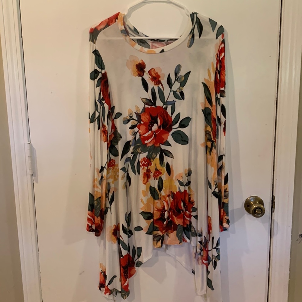 Plus size floral long sleeved tunic shirt